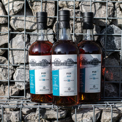 Prévente - Embouteillage Rock & Rhum Fidji 2001 - 70cl - 59°